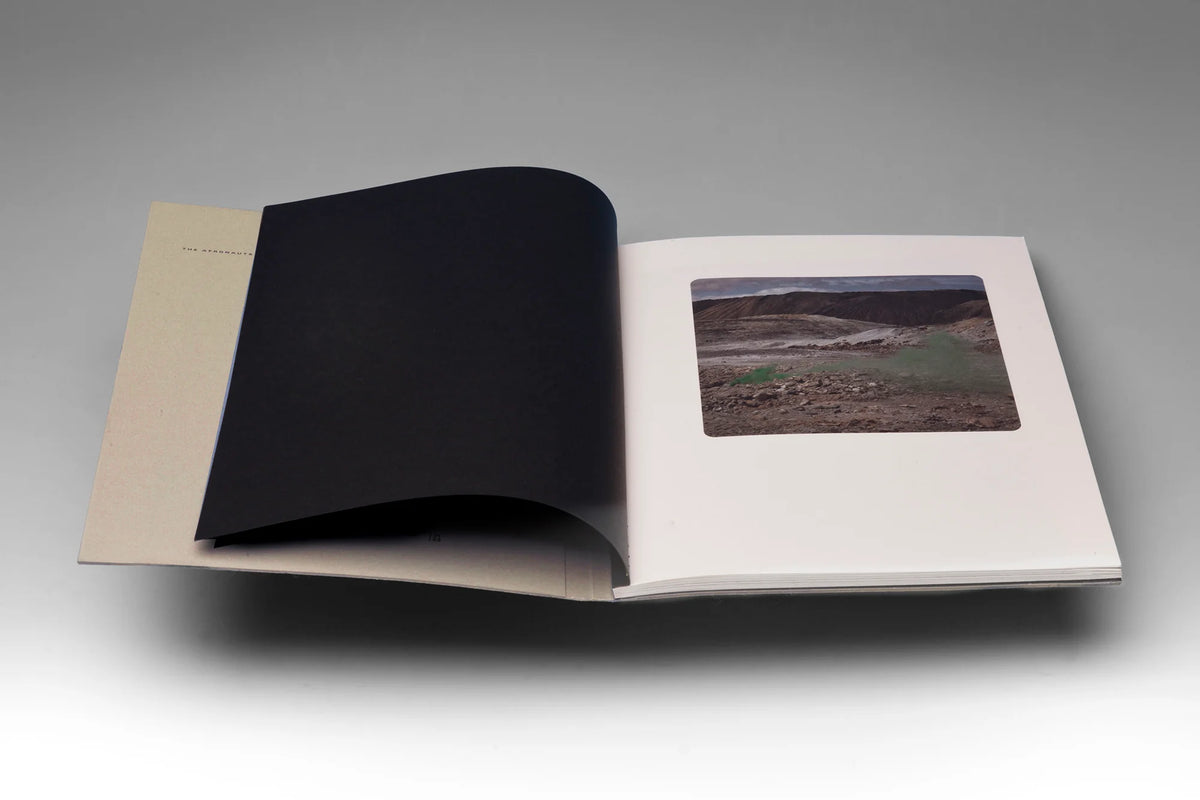 新品未開封 zine Cristina De Middel afronauts s-l400.jpg