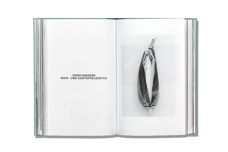 KLEINE FOTOENZYKLOPÄDIE [Signed]