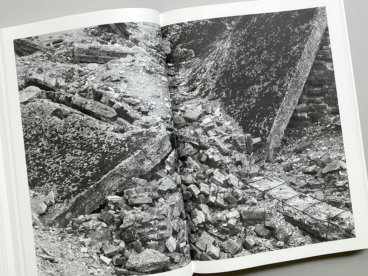 FAR AWAY FROM HOME: THE VOICES, THE BODY AND THE PERIPHERY [Signed]