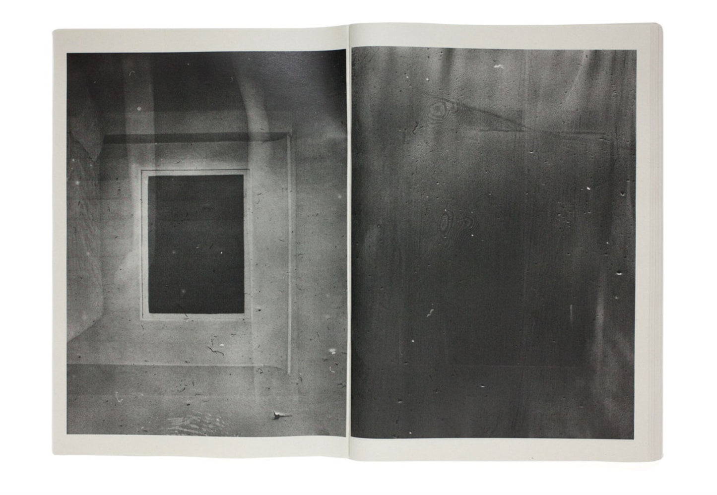 Room/Re [Signed]