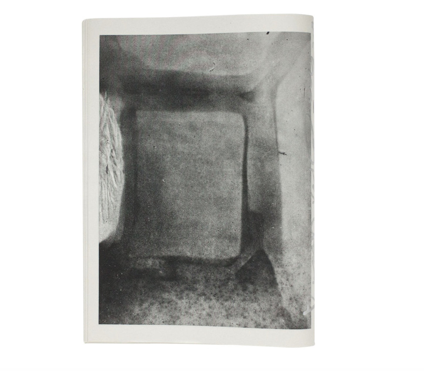 Room/Re [Signed]